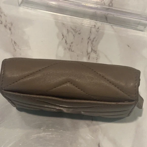 🇫🇷YSL PUFFER PETITE WALLET LAMBSKIN with COA - Picture 5 of 10